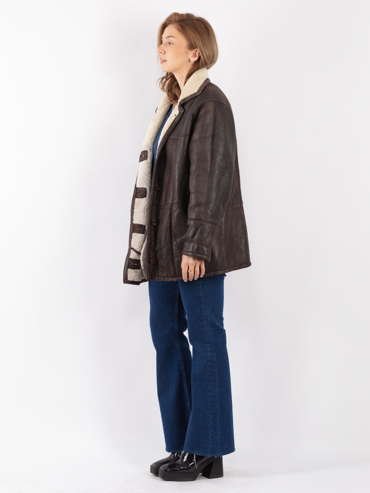 Vintage 90's Women Sheepskin Coat in Brown
