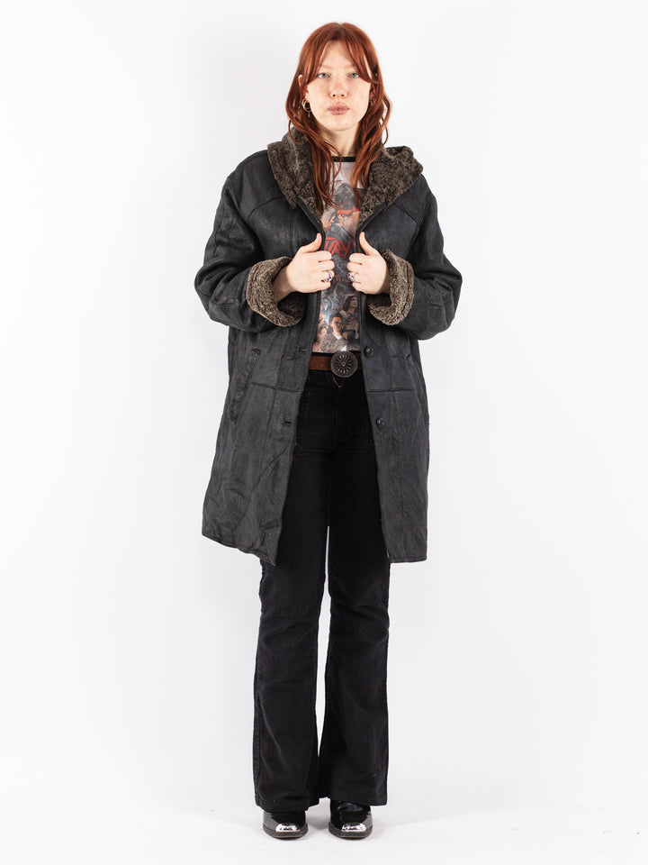Vintage 90's Women Sheepskin Coat in Black