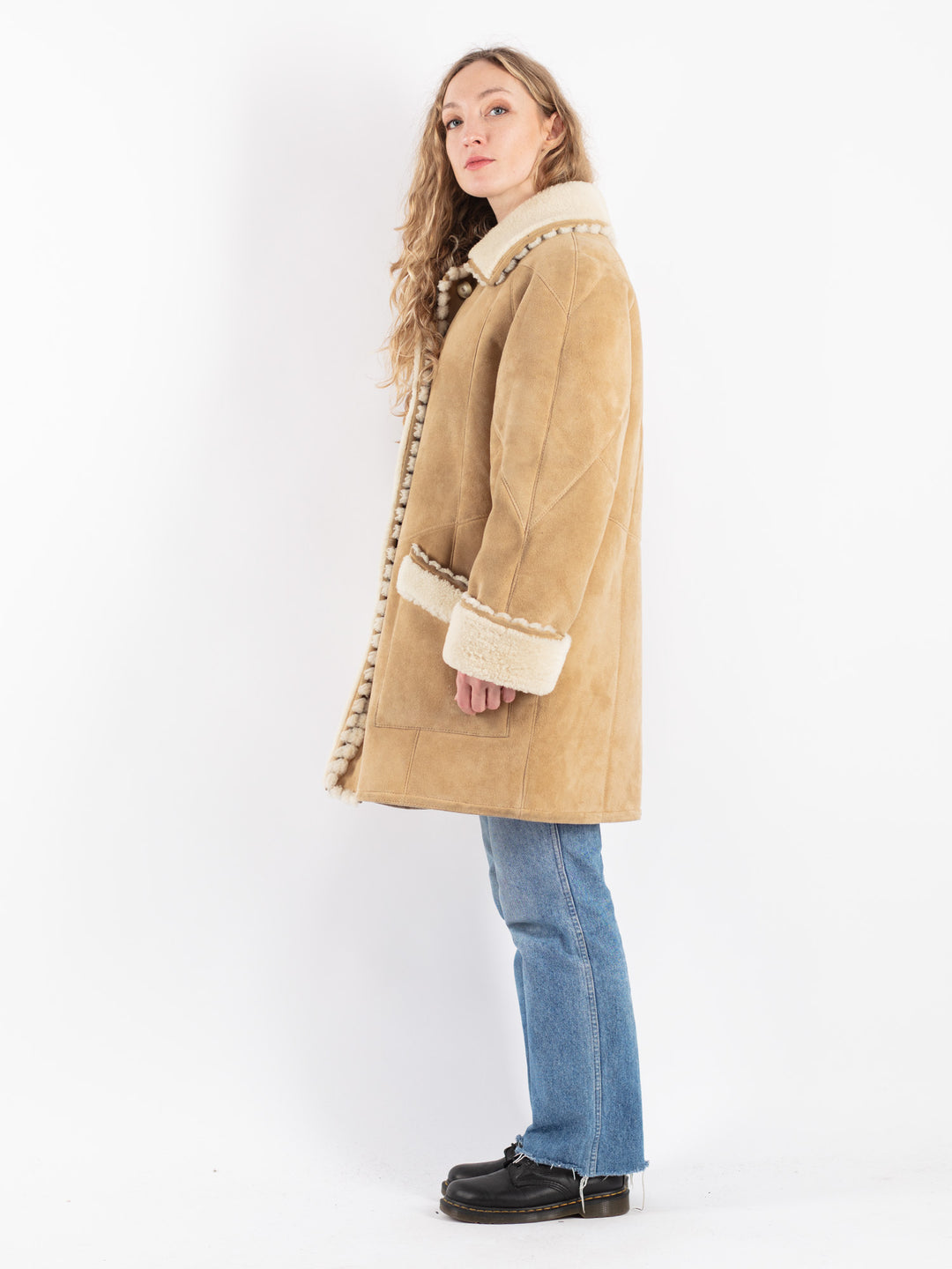 Vintage 90's Women Sheepskin Coat in Beige