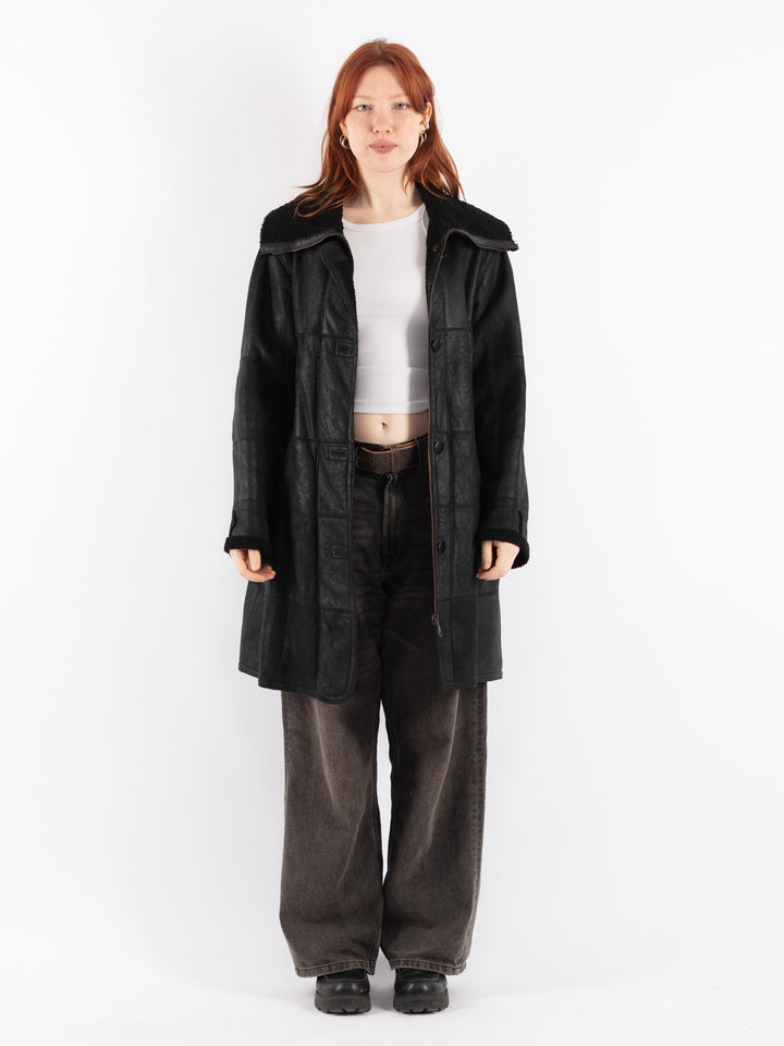 Vintage 90's Women Sheepskin Coat in Black