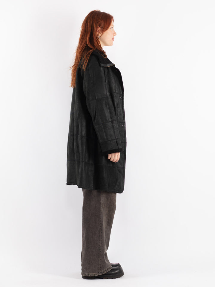 Vintage 90's Women Sheepskin Coat in Black