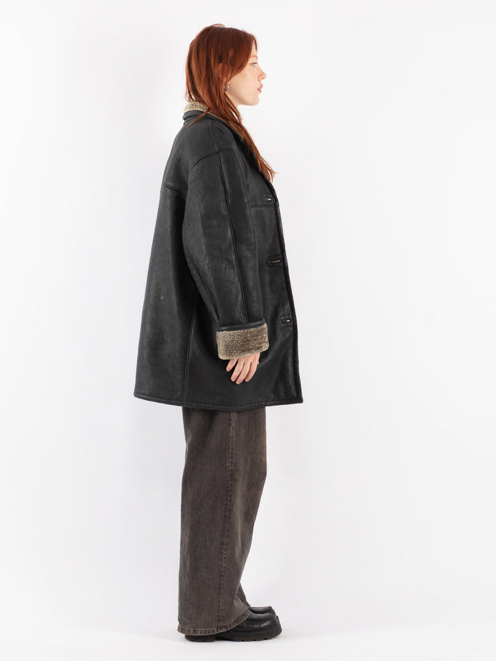 Vintage 90's Women Sheepskin Coat in Black