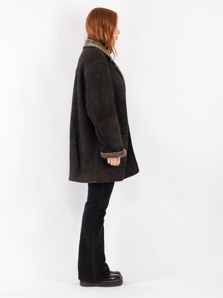 Vintage 90's Women Sheepskin Coat in Black