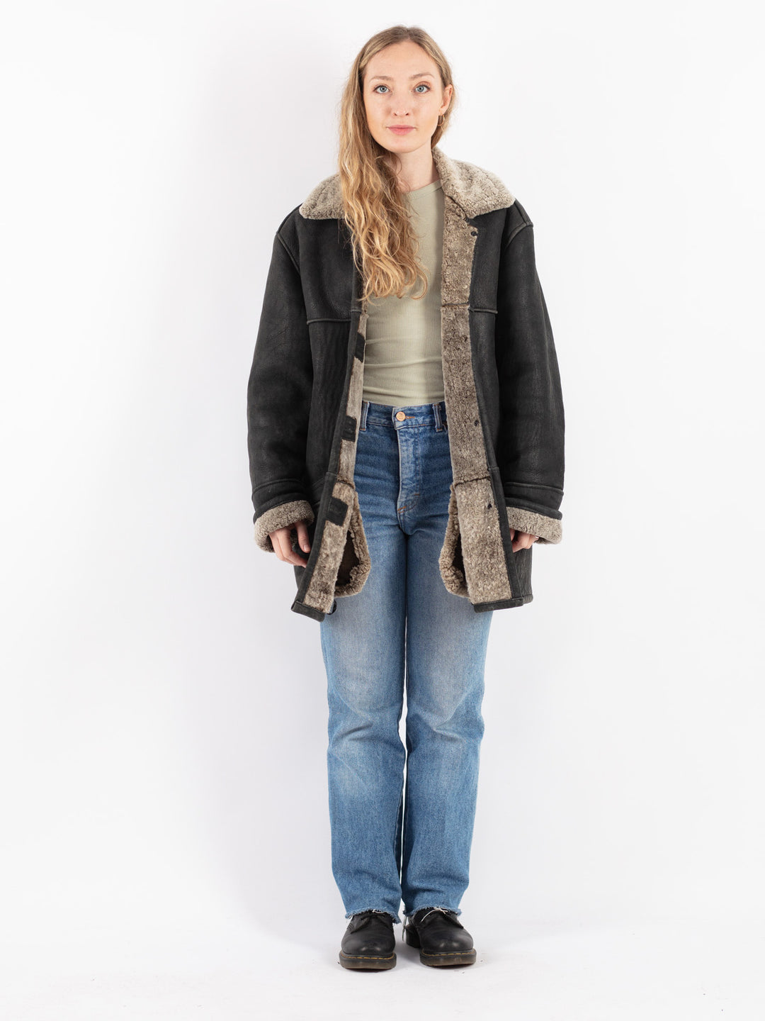 Vintage 90's Women Sheepskin Coat in Black