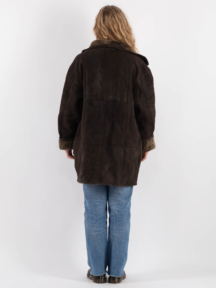 Vintage 90's Women Sheepskin Coat in Brown - NorthernGrip
