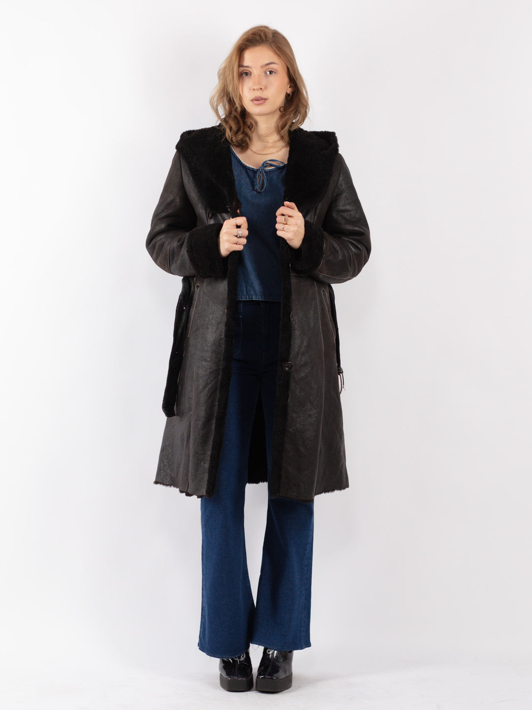 Vintage 90's Women Sheepskin Coat in Black