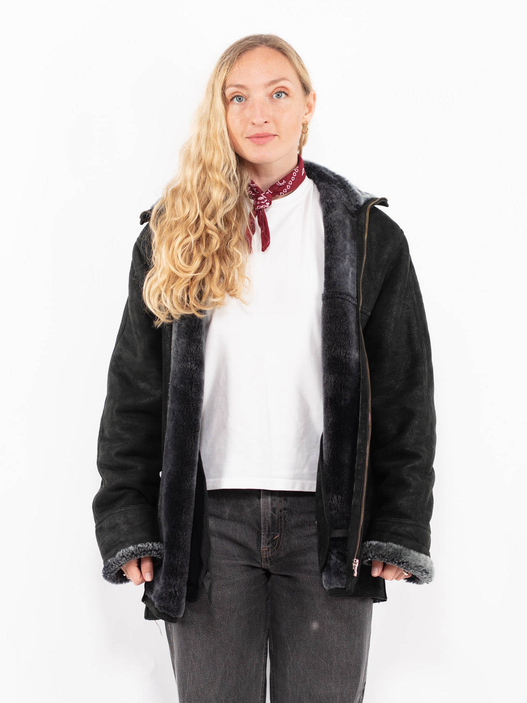 Vintage 90's Women Sheepskin Jacket in BlackA0639