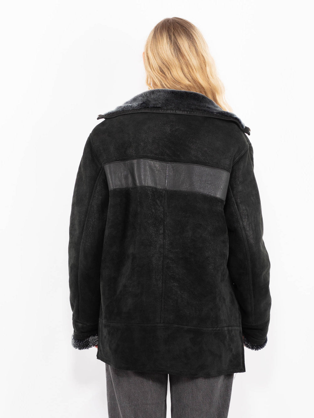 Vintage 90's Women Sheepskin Jacket in BlackA0639