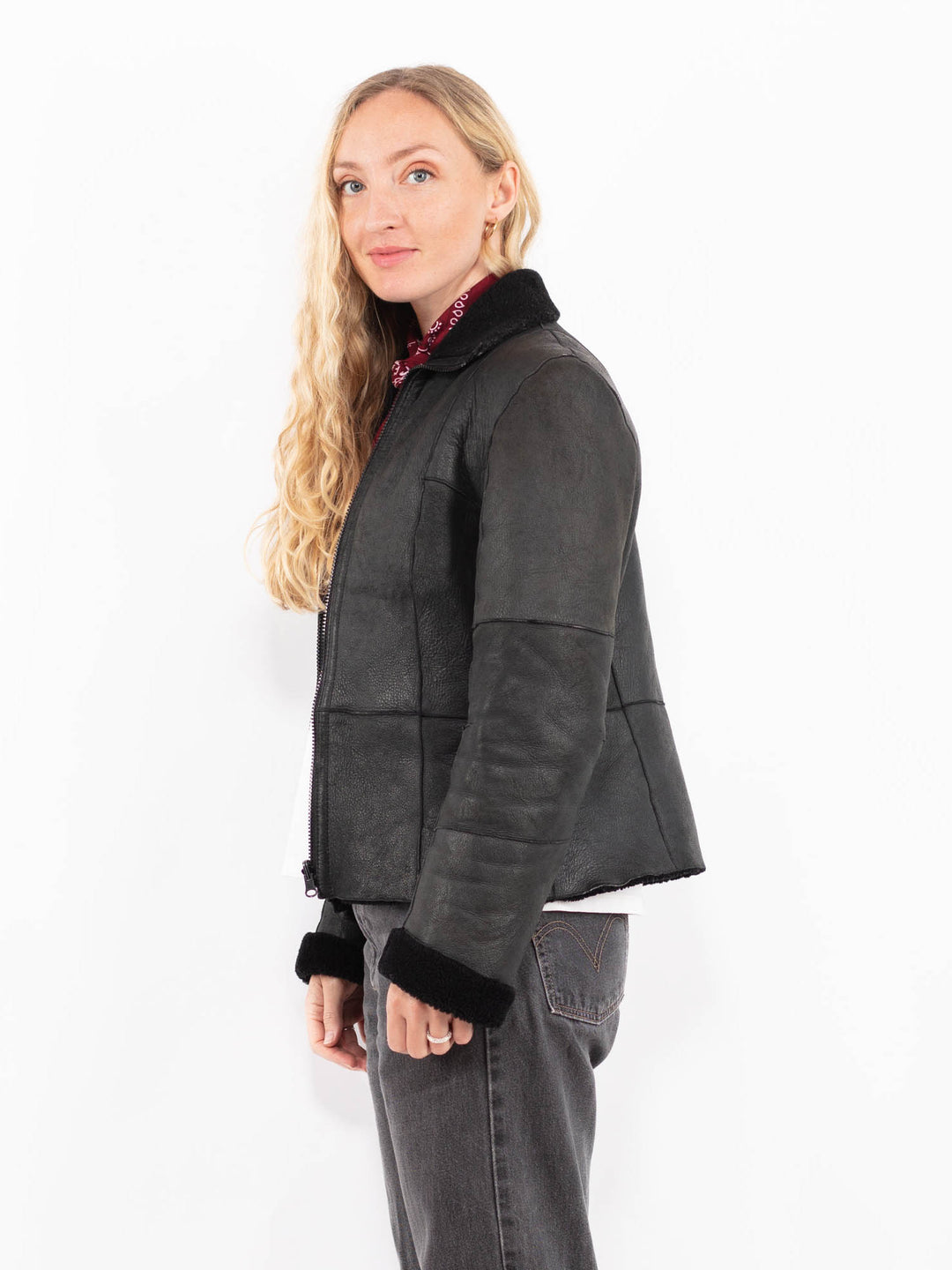 Vintage 90's Women Sheepskin Jacket in BlackA0680