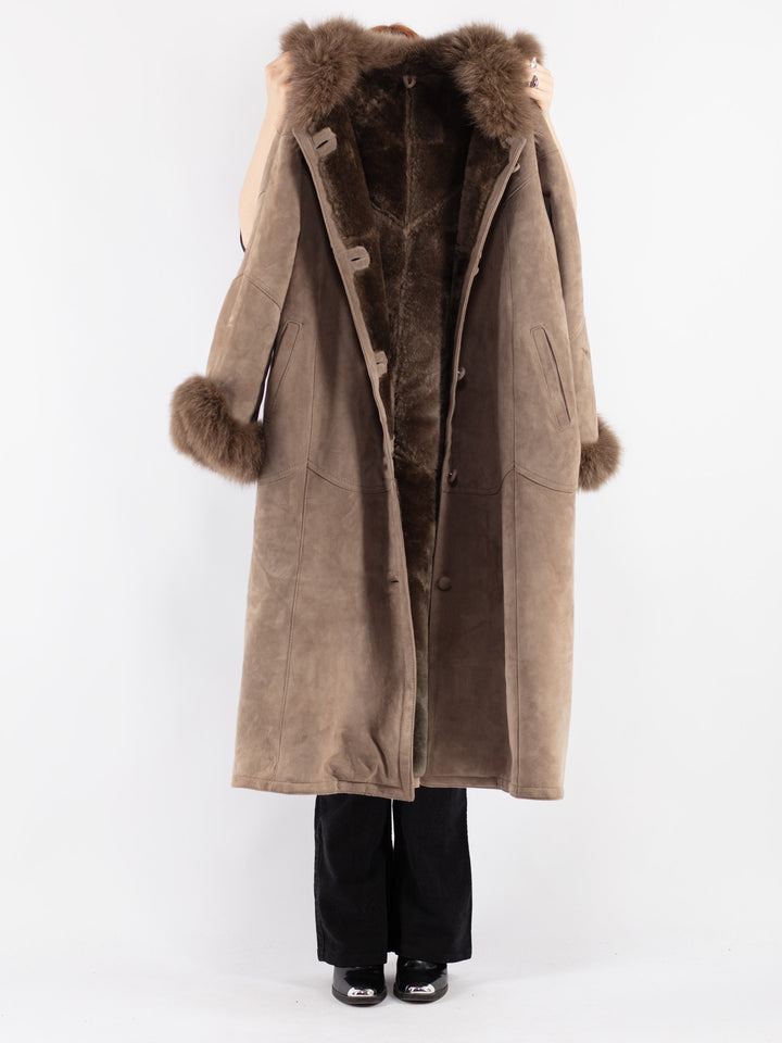Vintage 90's Women Sheepskin Coat in Beige
