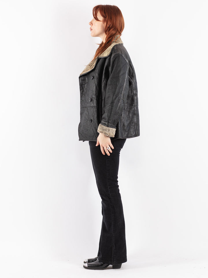 Vintage 90's Women Sheepskin Jacket in Black