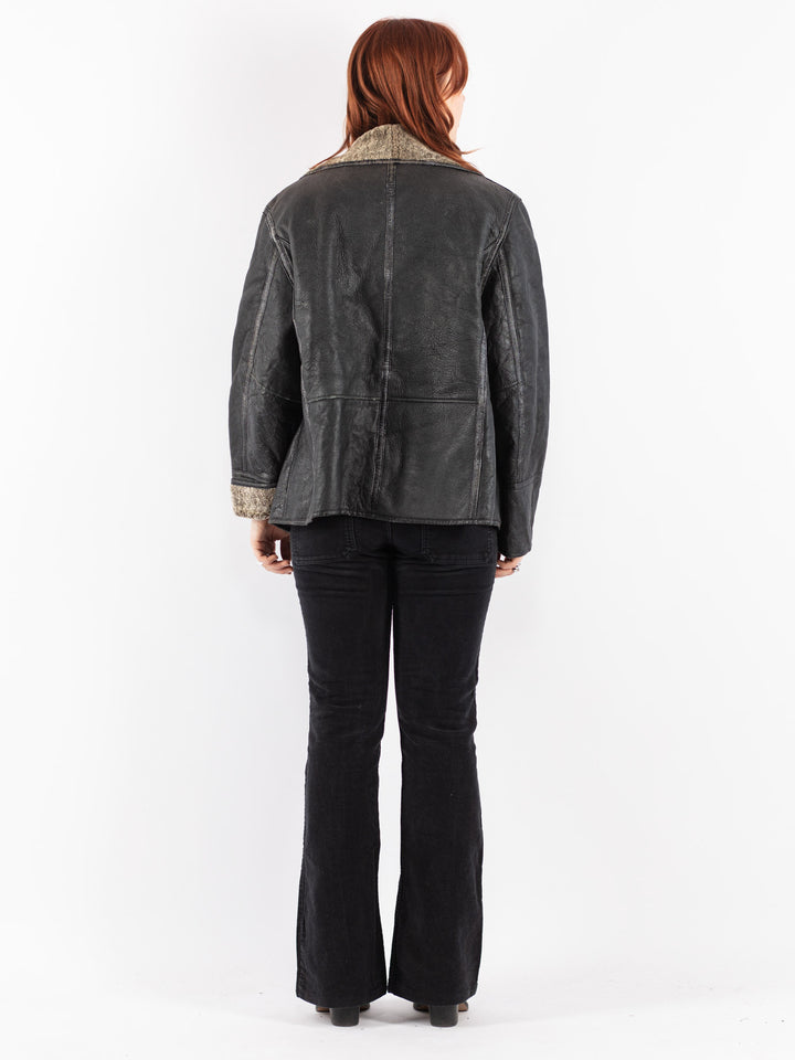 Vintage 90's Women Sheepskin Jacket in Black