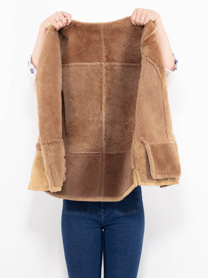 Vintage 90's Women Sheepskin Vest in BeigeA1025
