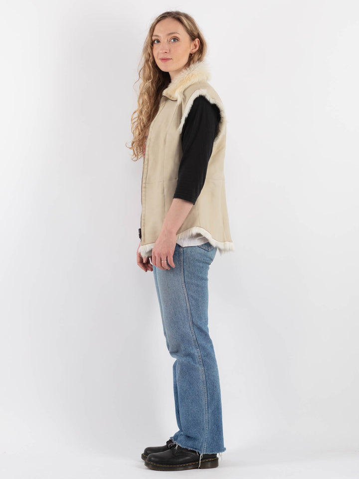 Vintage 90's Women Sheepskin Vest in BeigeV9330
