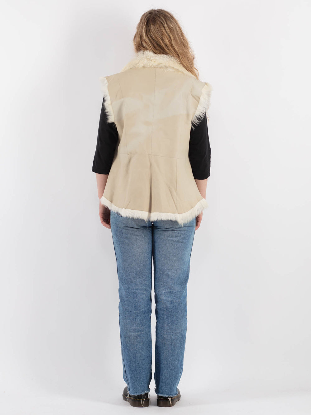 Vintage 90's Women Sheepskin Vest in BeigeV9330