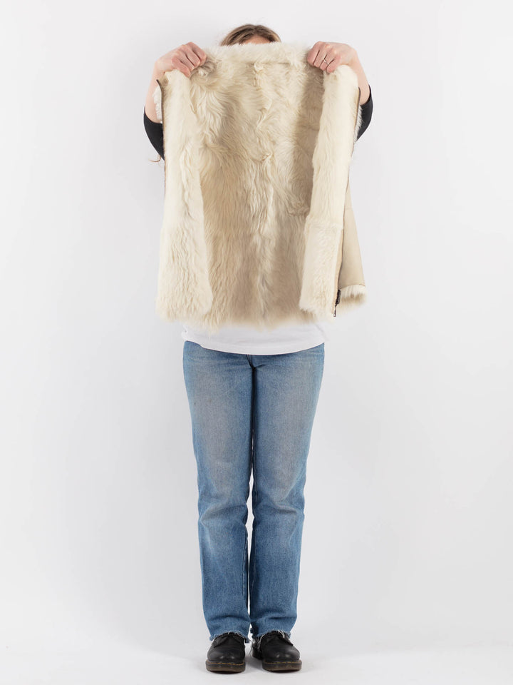 Vintage 90's Women Sheepskin Vest in BeigeV9330