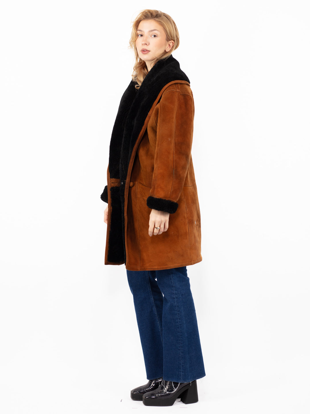 Vintage 90's Women Oversized Sheepskin Coat in Brown