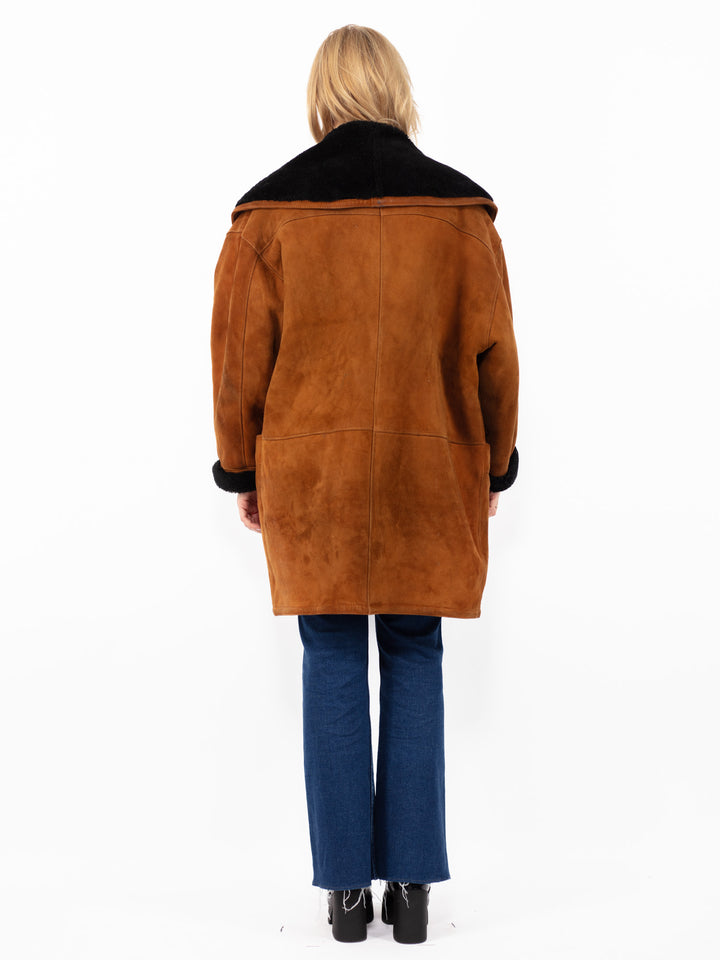Vintage 90's Women Oversized Sheepskin Coat in Brown