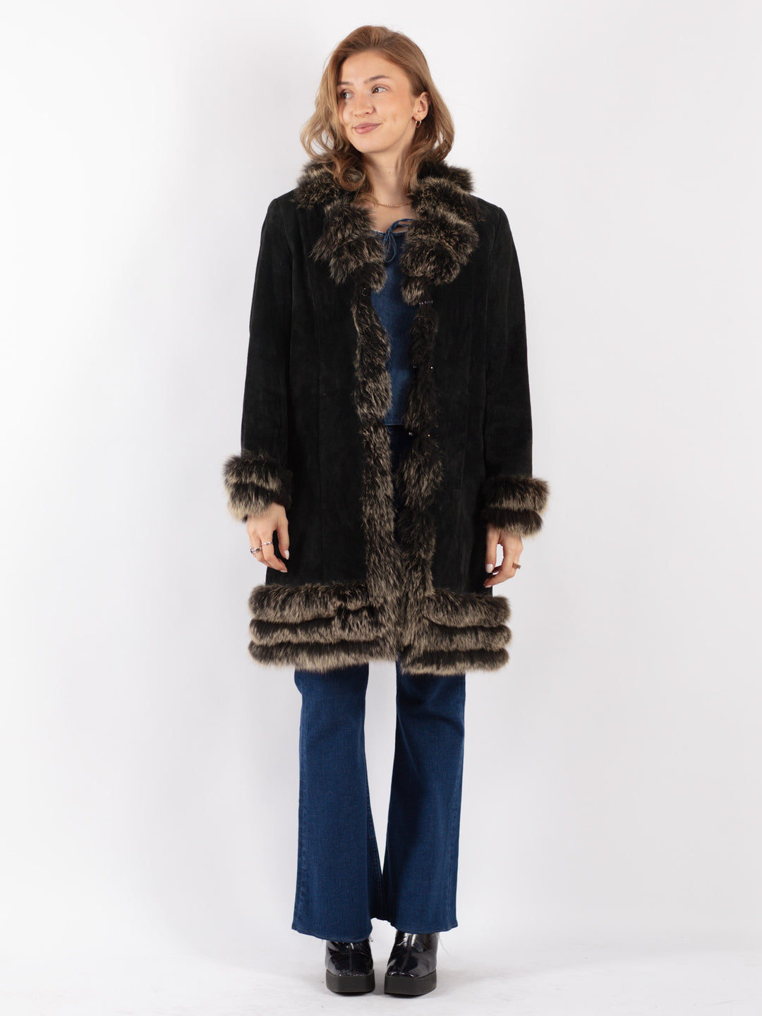 Vintage 90's Women Suede Coat in Black