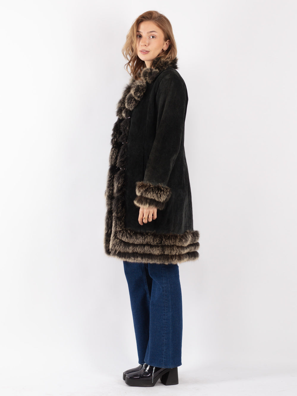 Vintage 90's Women Suede Coat in Black