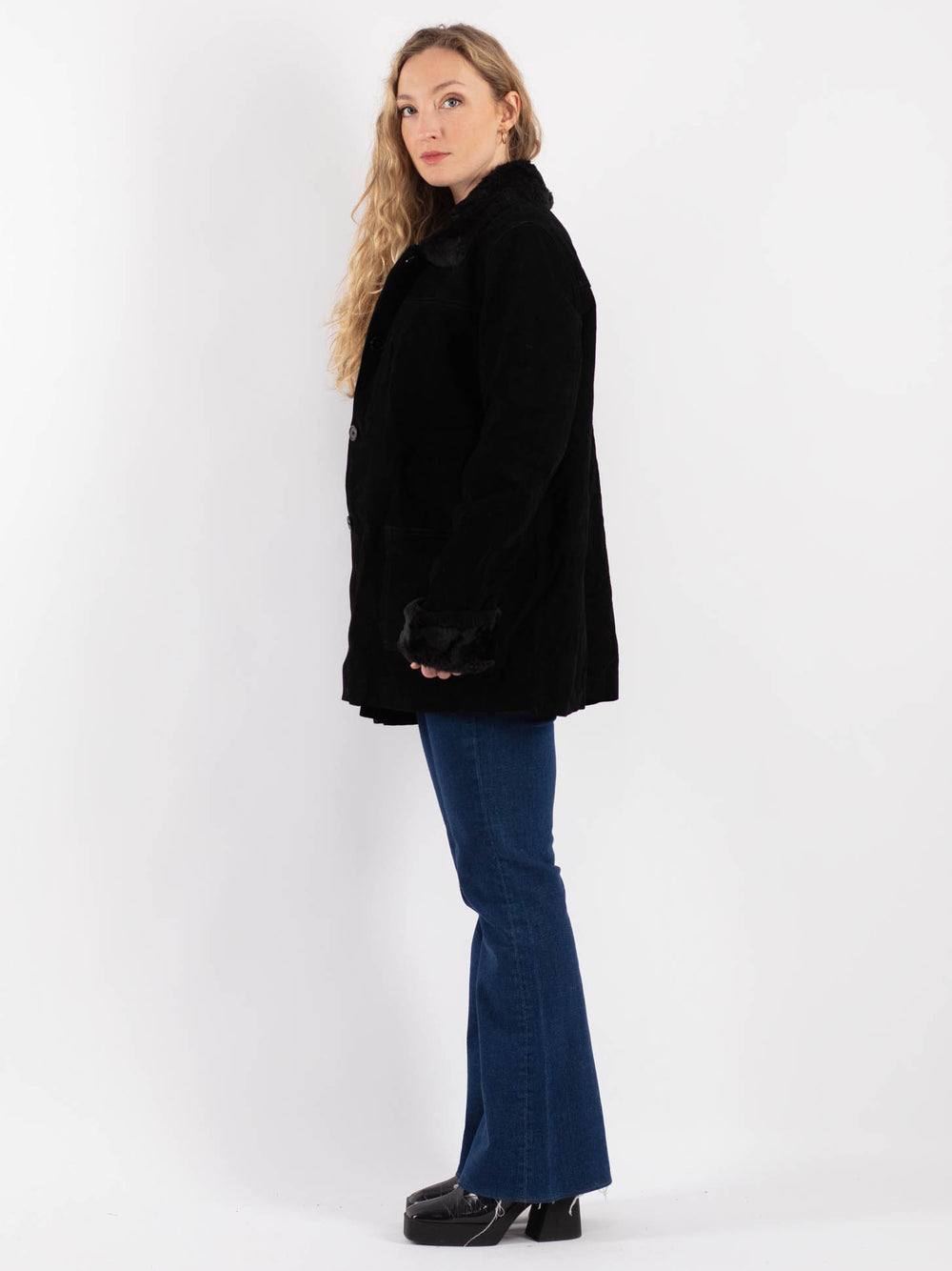 Vintage 90's Women Suede Sherpa Coat in Black