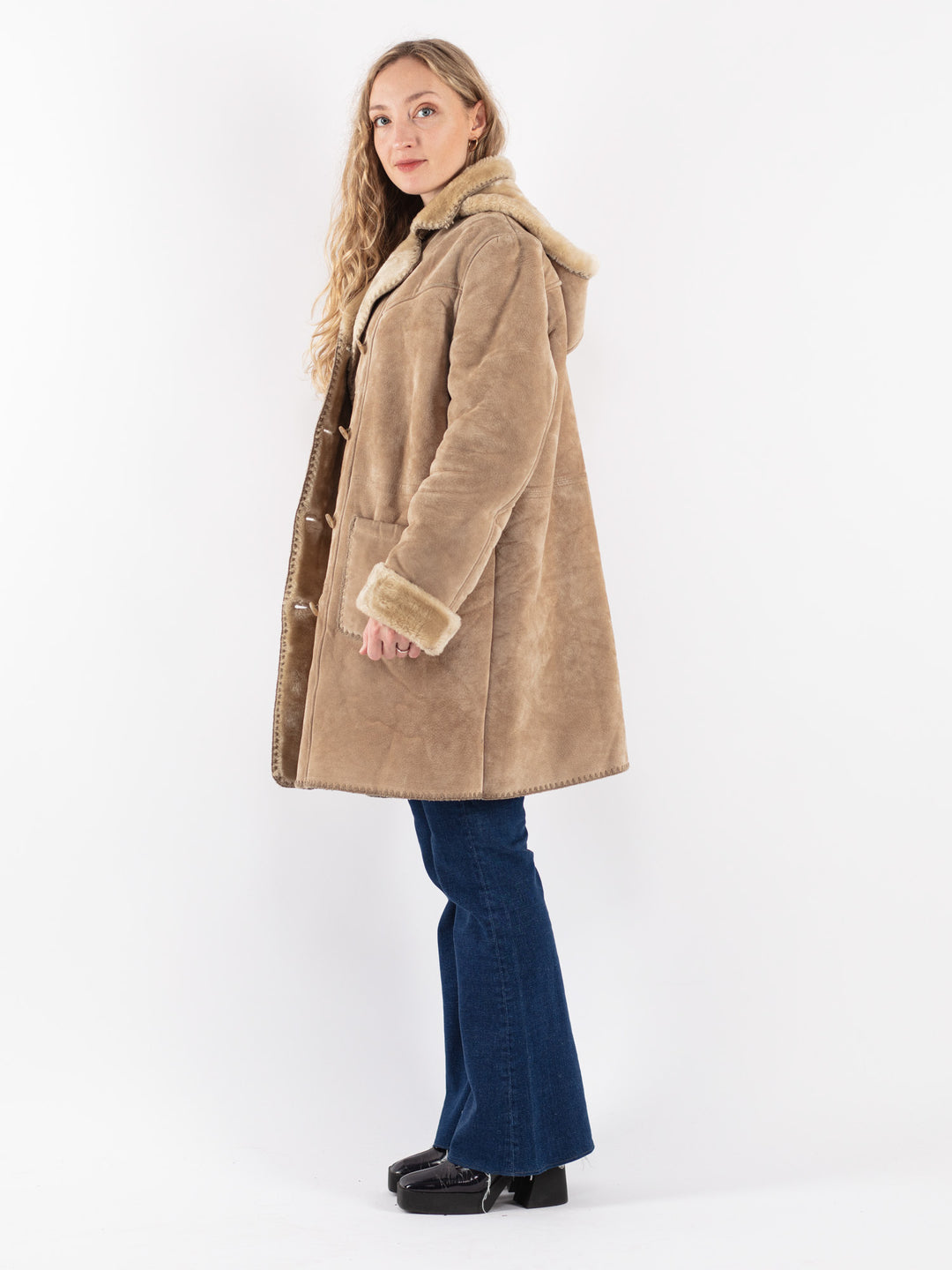 Vintage 90's Women Suede Sherpa Coat in Beige