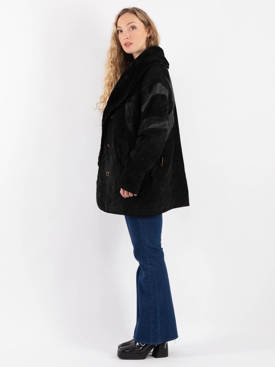 Vintage 90's Women Suede Sherpa Coat in Black