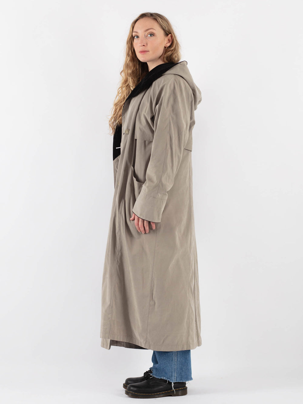 Vintage 90's Women Trench Coat in Beige