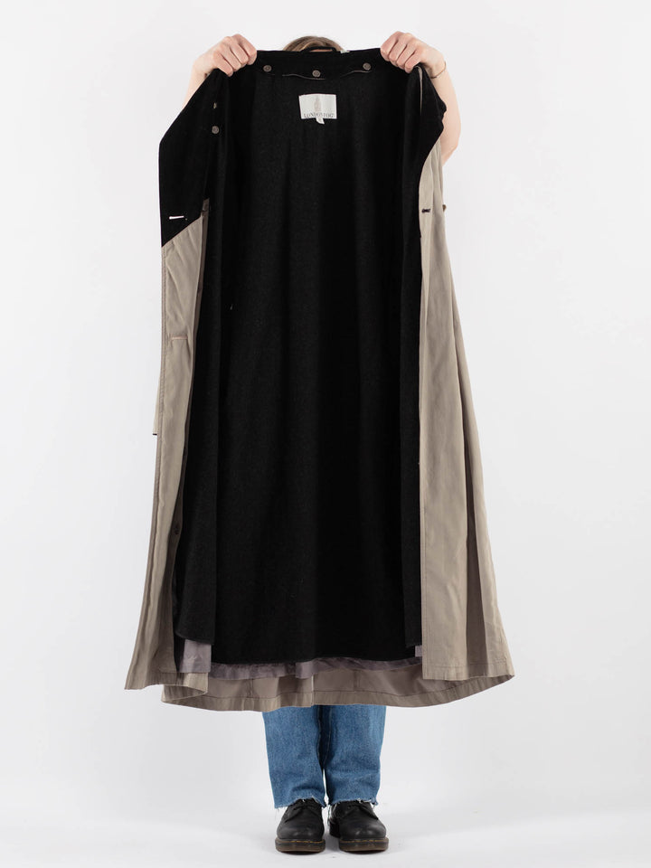 Vintage 90's Women Trench Coat in Beige