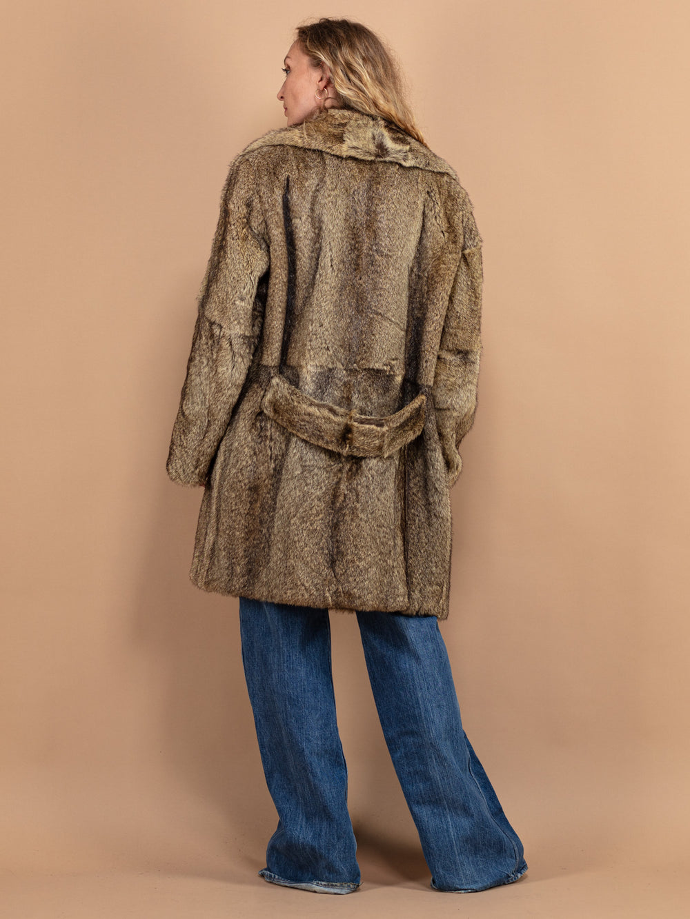 Vintage 80's Women Oversized Fur Coat in Beige - NorthernGrip