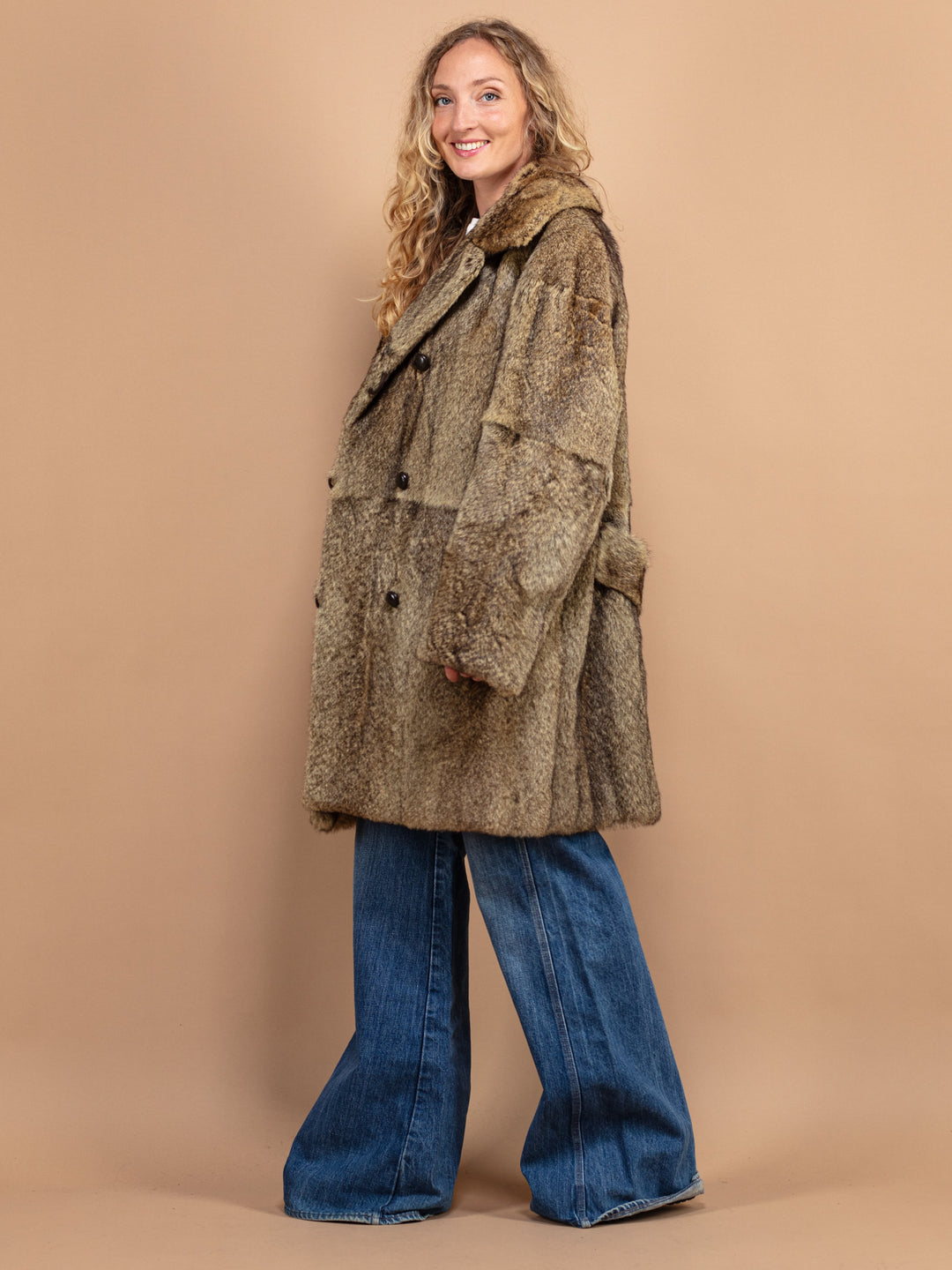 Oversized Fur Coat, Size Large L Fur Coat, 80's Luxurious Coat, Beige Fur Overcoat, Penny Lane Fur Coat, Retro Chic Fur Coat, 80s Outerwear
