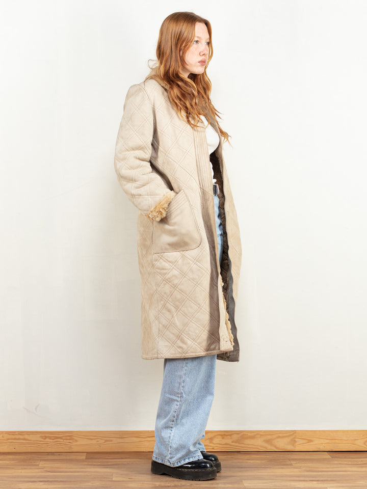 Vintage 80's Women Sheepskin Coat in Beige - NorthernGrip