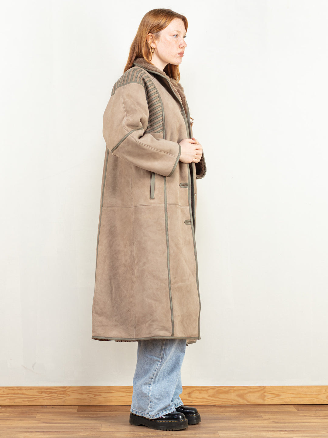 Vintage 80's Women Sheepskin Leather Coat in Beige - NorthernGrip