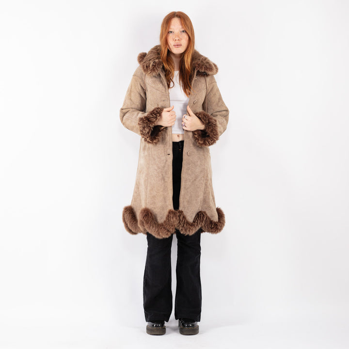 Vintage 90's Women Sheepskin Coat in Beige