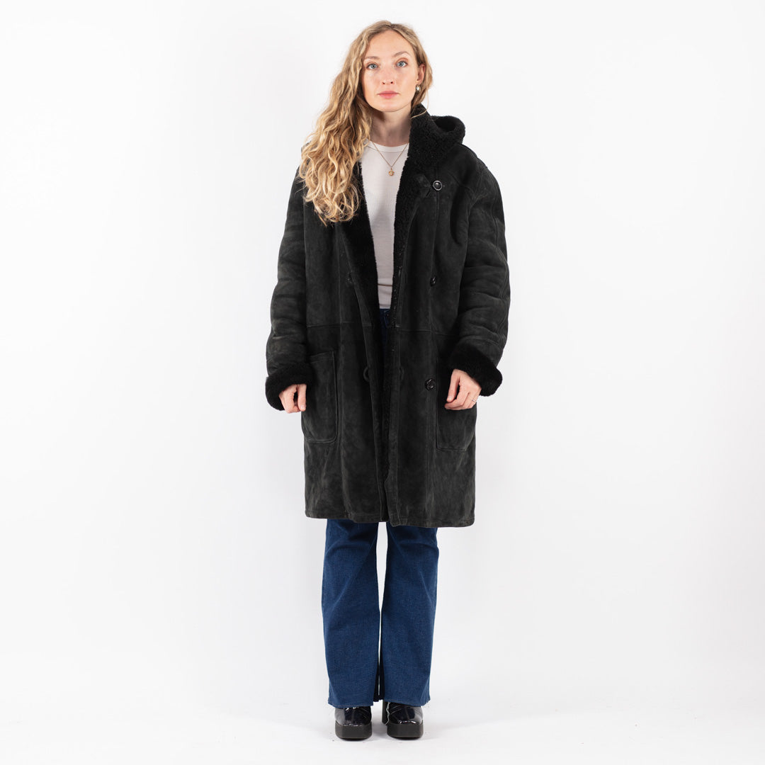 Vintage 90's Women Sheepskin Coat in Black