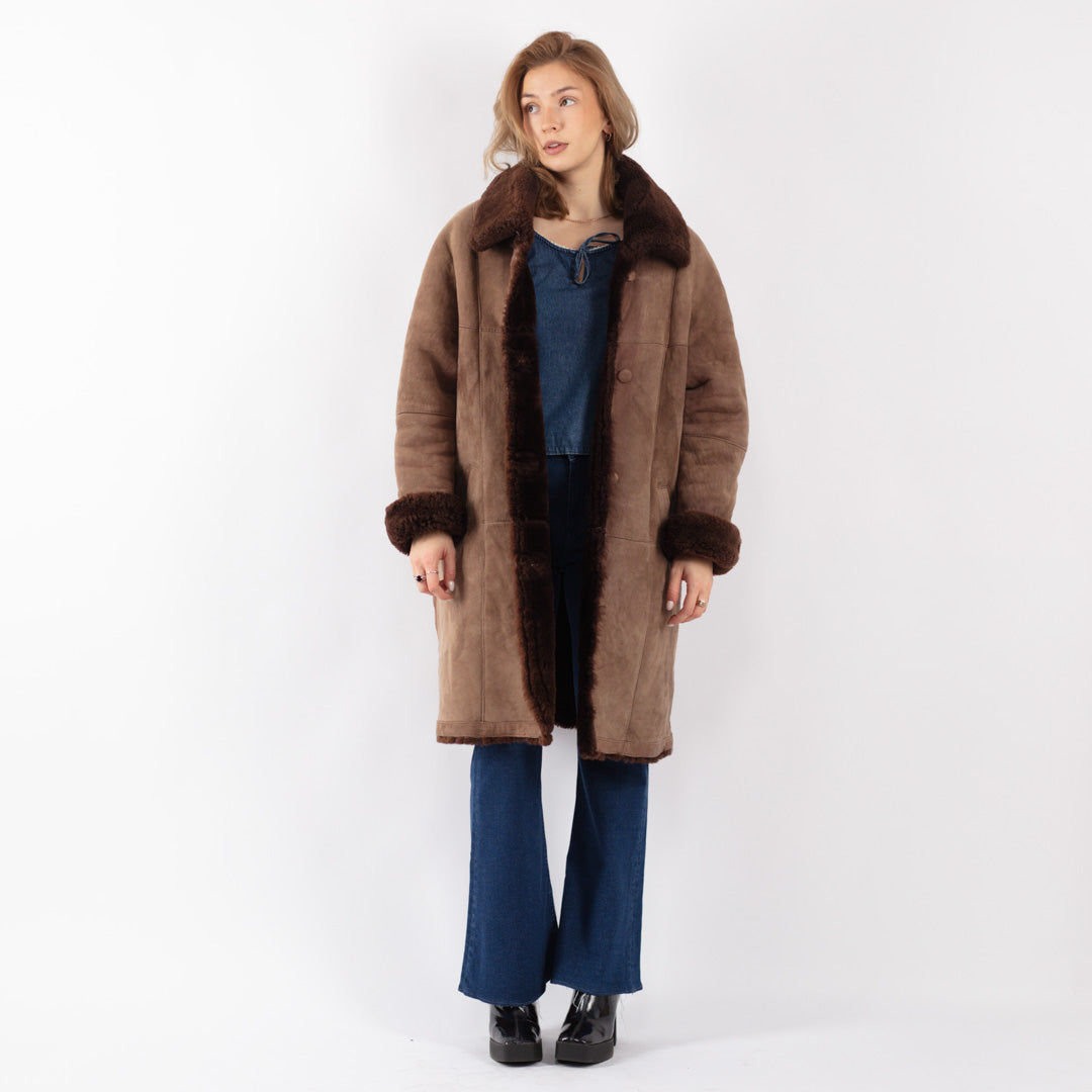 Vintage 90's Women Sheepskin Coat in Brown