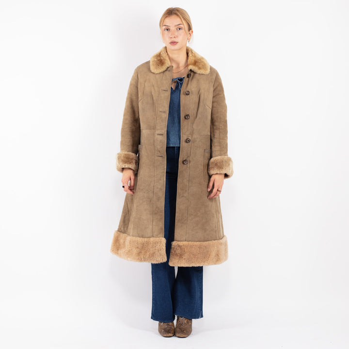 Vintage 70's Women Sheepskin Coat in Beige