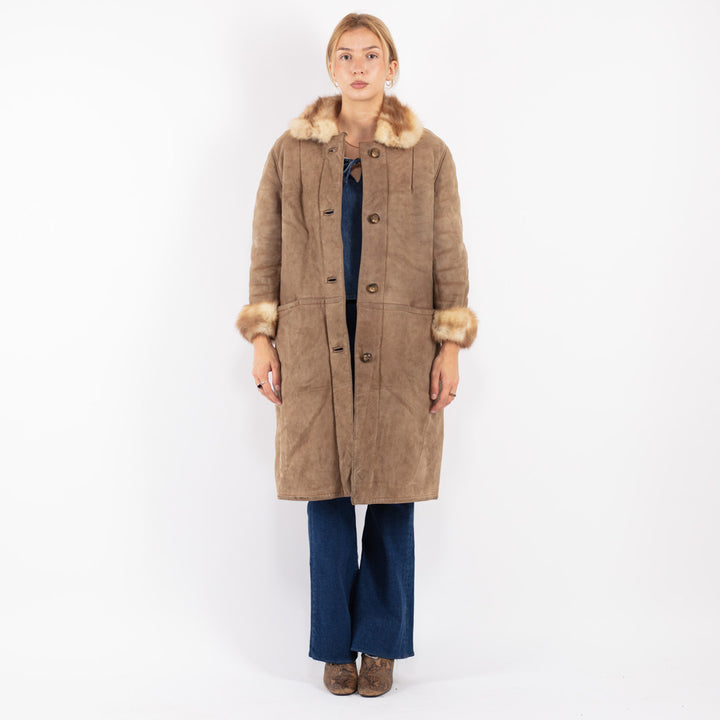 Vintage 90's Women Sheepskin Coat in Beige