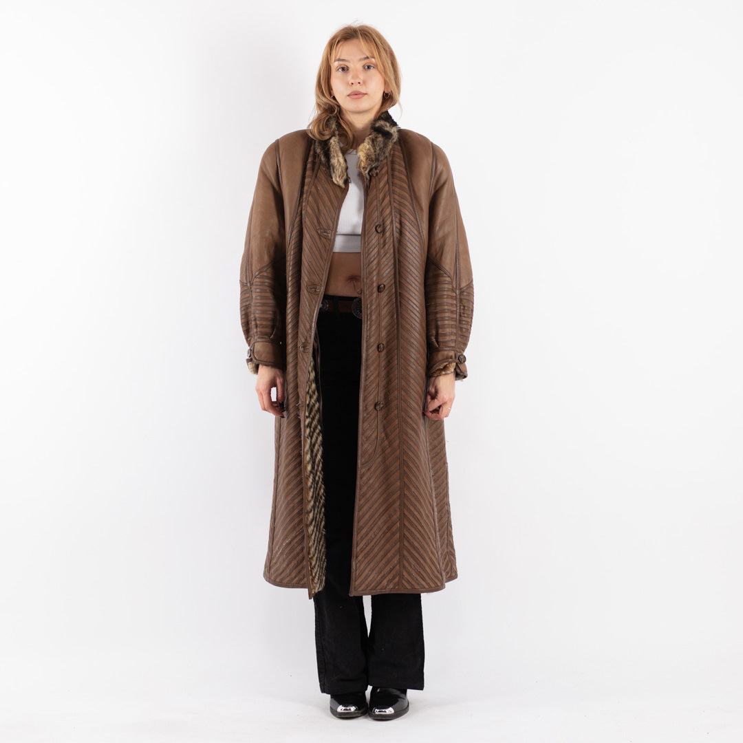 Vintage 80's Women Sheepskin Coat in Brown