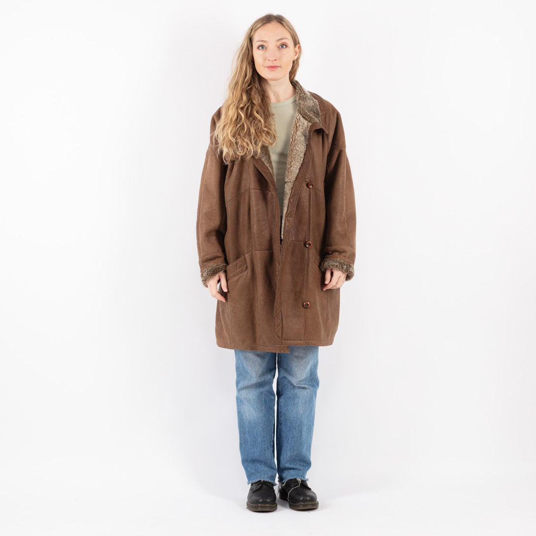 Vintage 90's Women Sheepskin Coat in Brown