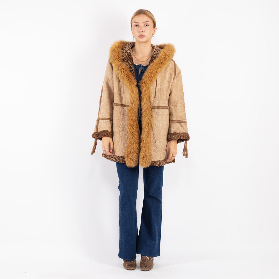 Vintage 80's Women Sheepskin Coat in Beige