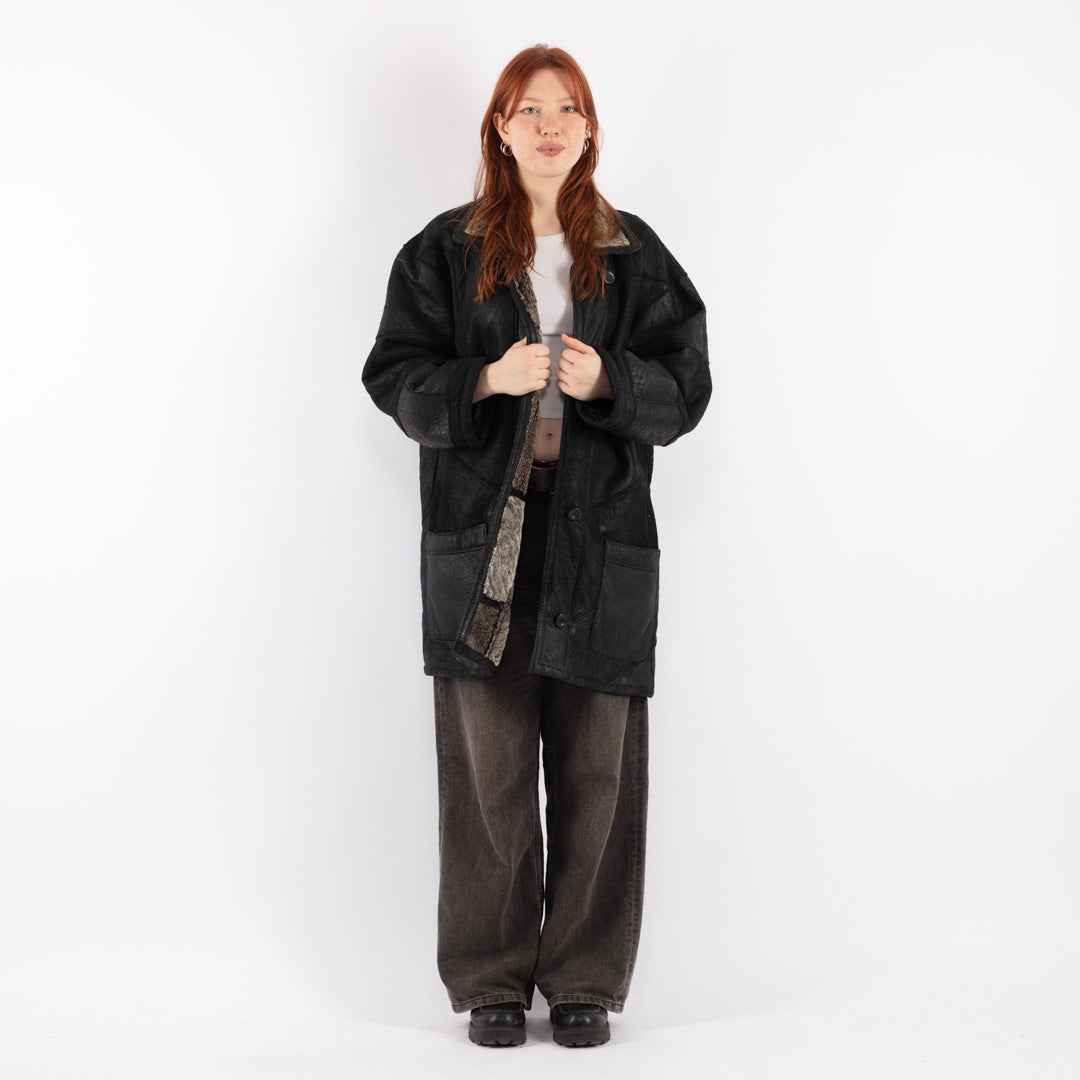 Vintage 90's Women Sheepskin Coat in Black
