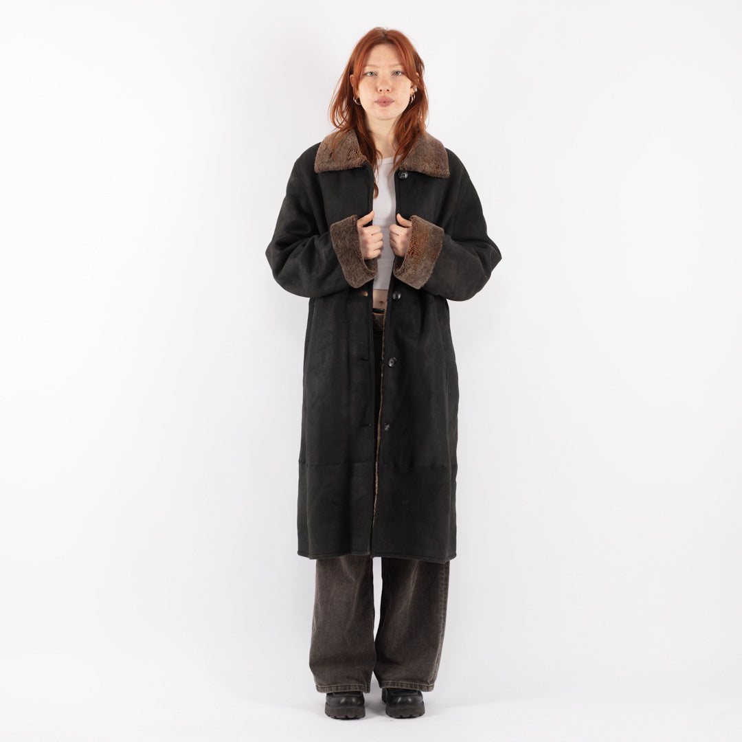 Vintage 90's Women Sheepskin Coat in Black