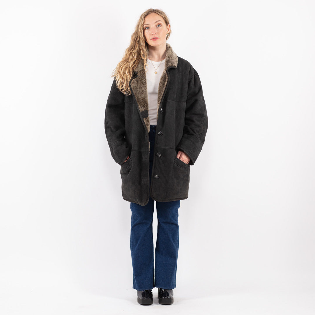 Vintage 90's Women Sheepskin Coat in Black