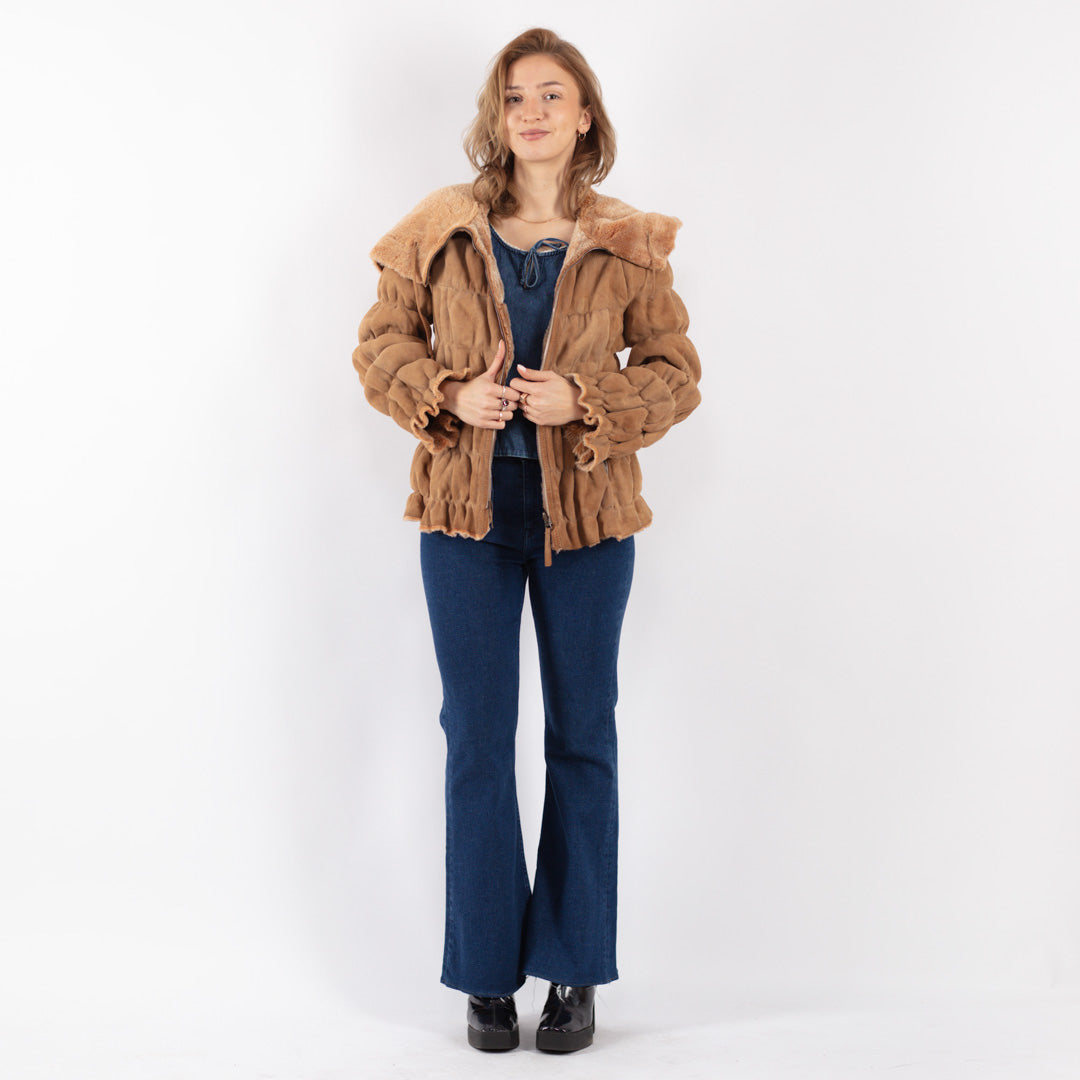 Vintage 90's Women Sheepskin Jacket in Beige