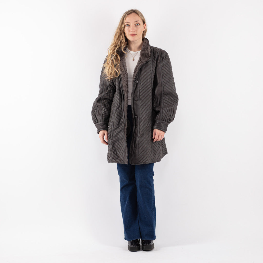 Vintage 80's Women Sheepskin Coat in Gray