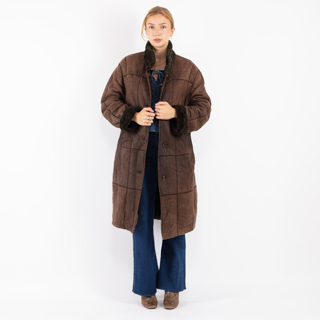 Vintage 90's Women Sheepskin Coat in Brown