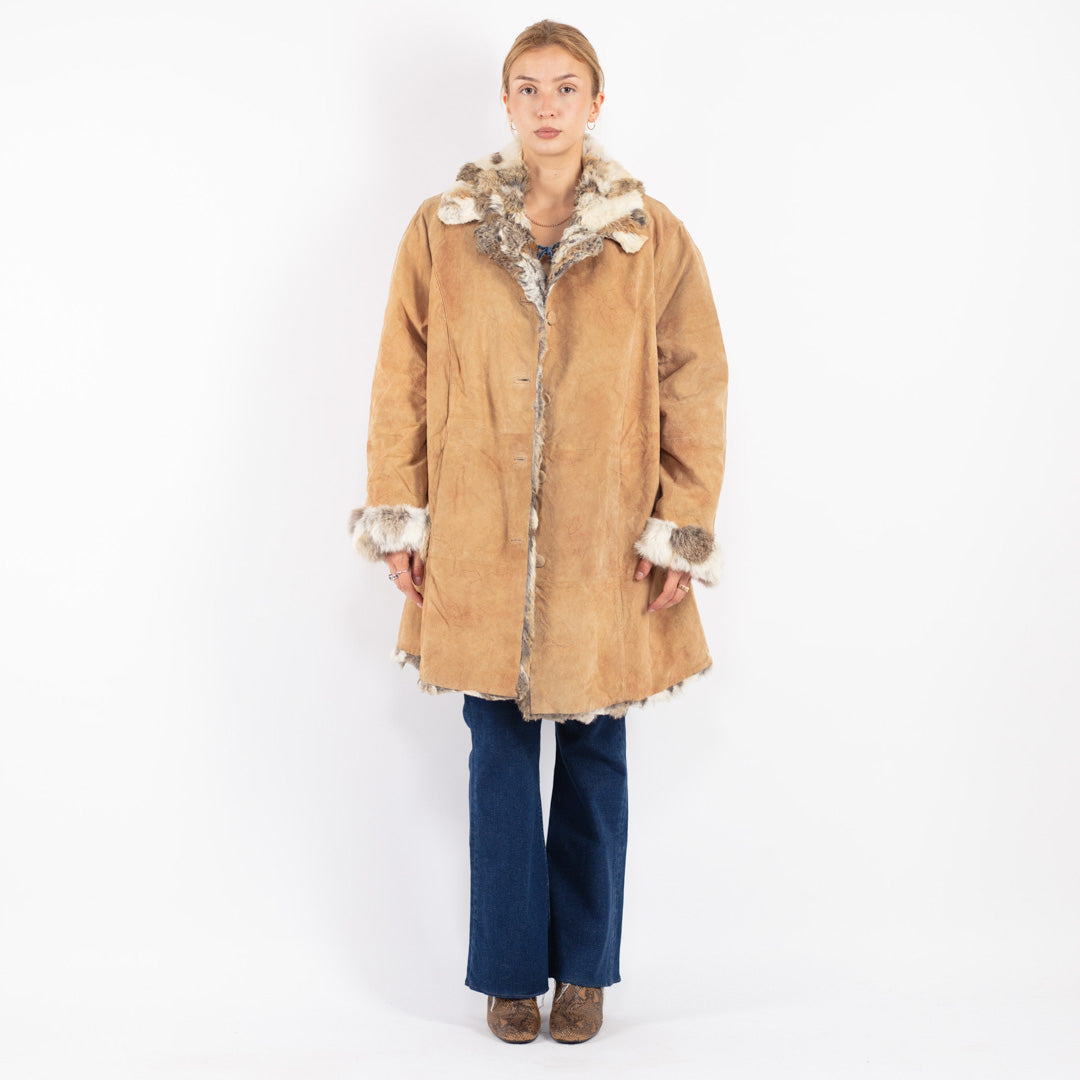 Vintage 90's Women Suede Sherpa Coat in Beige