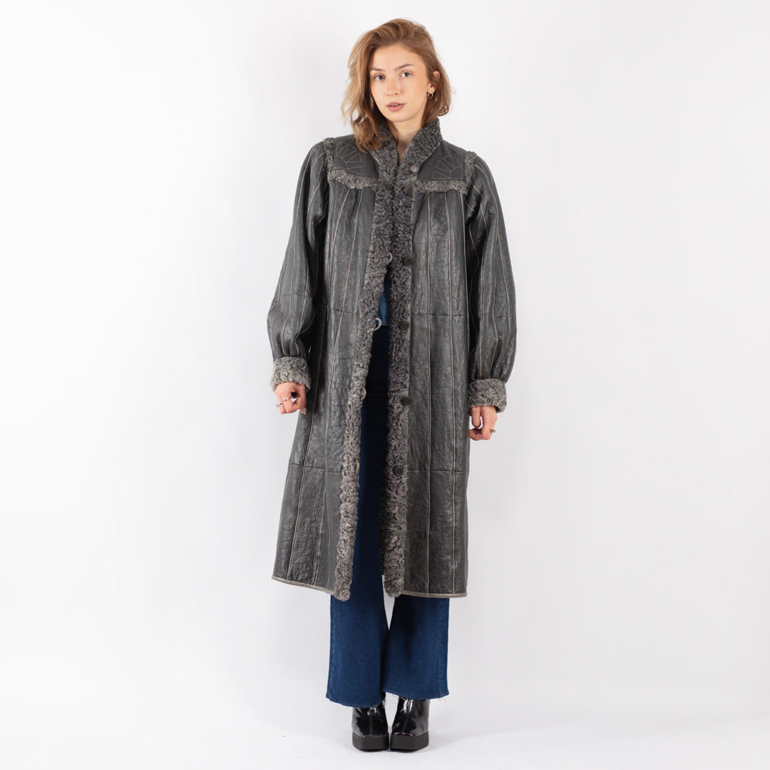 Vintage 70's Women Sheepskin Coat in Gray