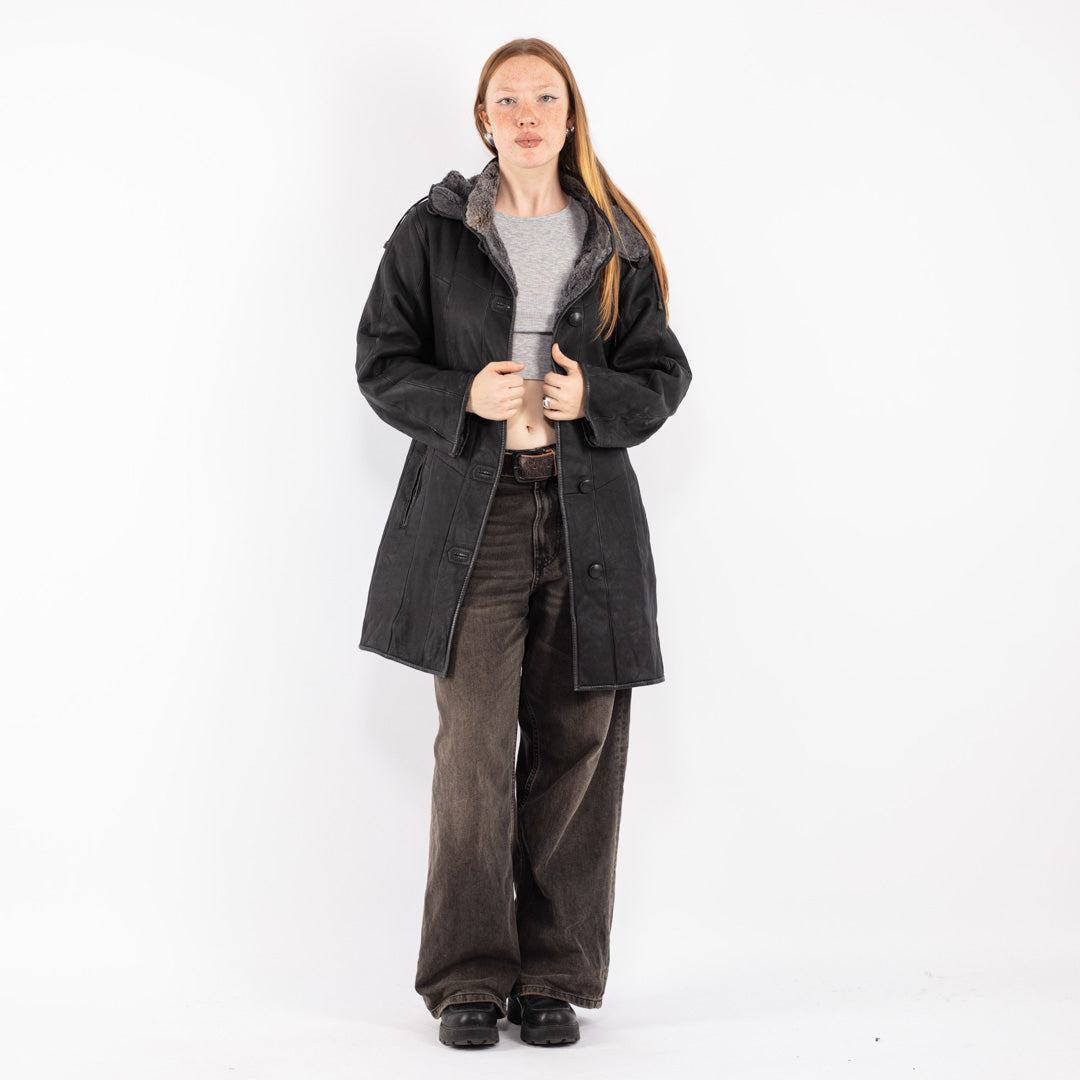 Vintage 90's Women Sheepskin Coat in Black